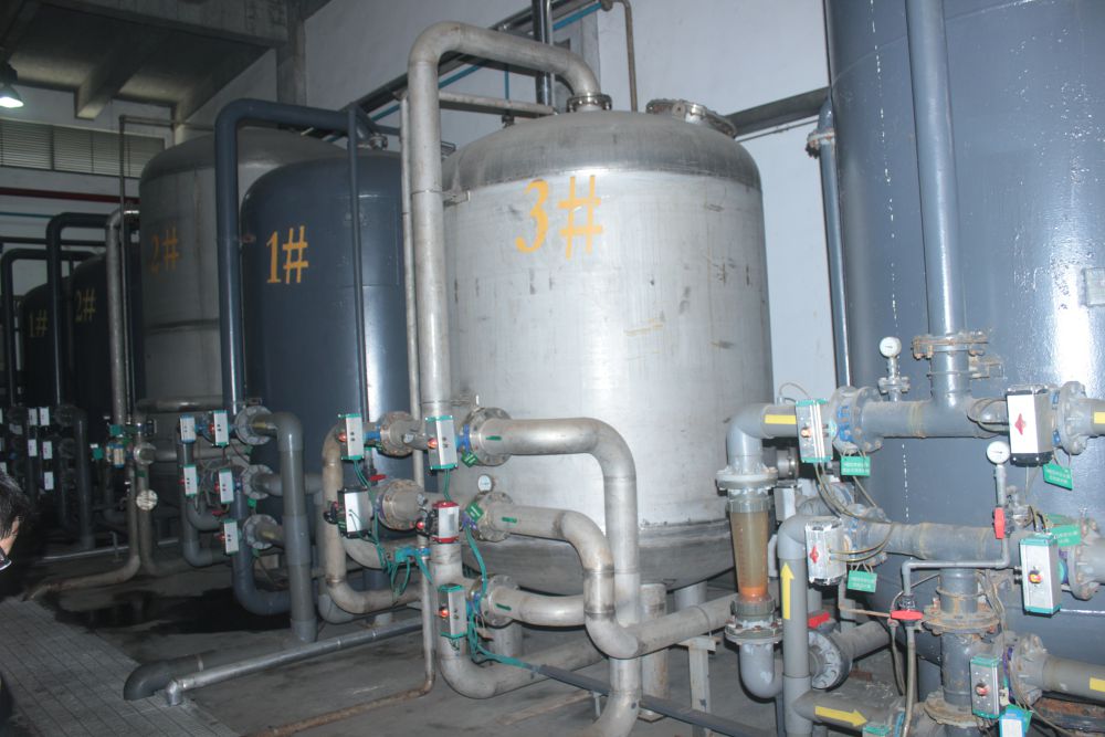 廣州某某(mou)100噸輭(ruan)化水工程(cheng)